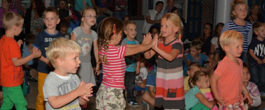 Feest poppenkast 1